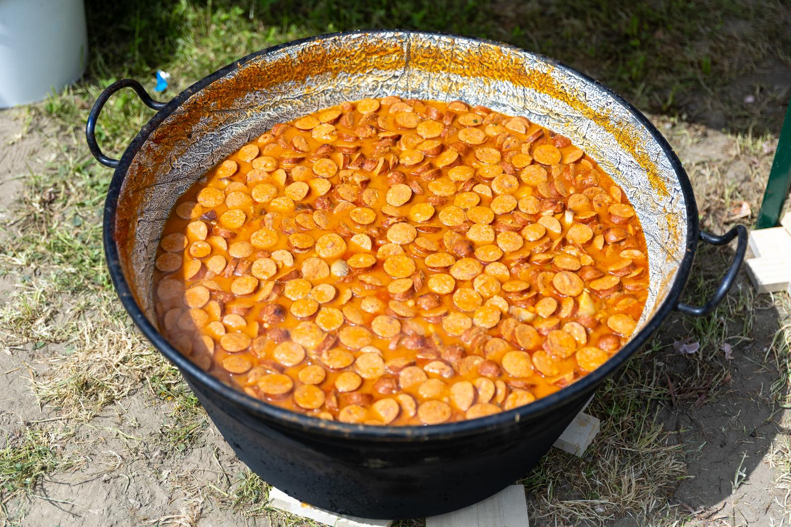 Podijeljeno 2500 porcija graha kod katakombi