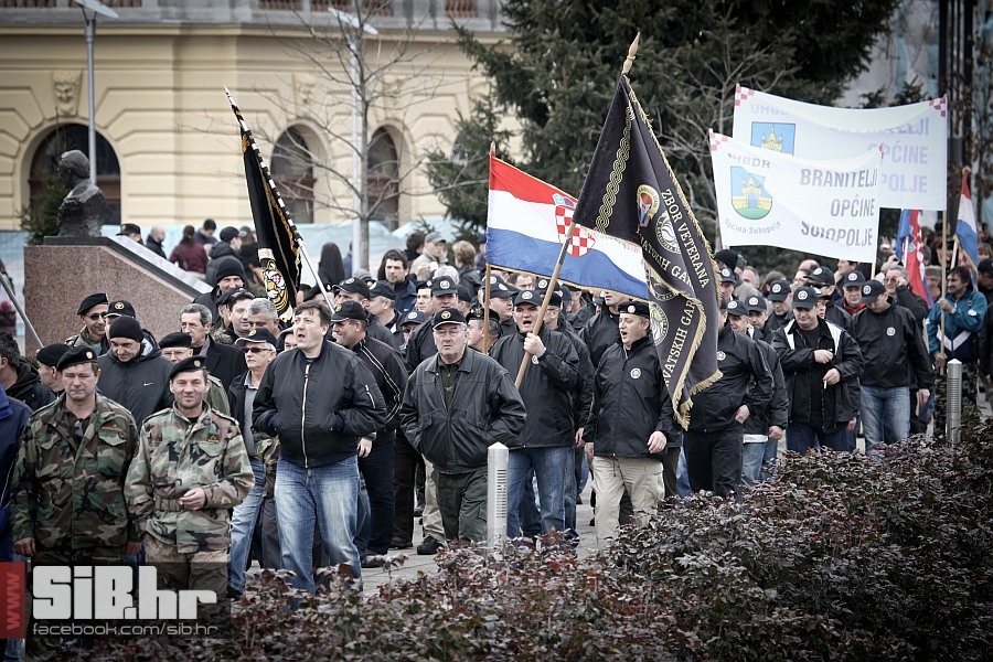 vukovar_prosvjed_protiv_cirilic