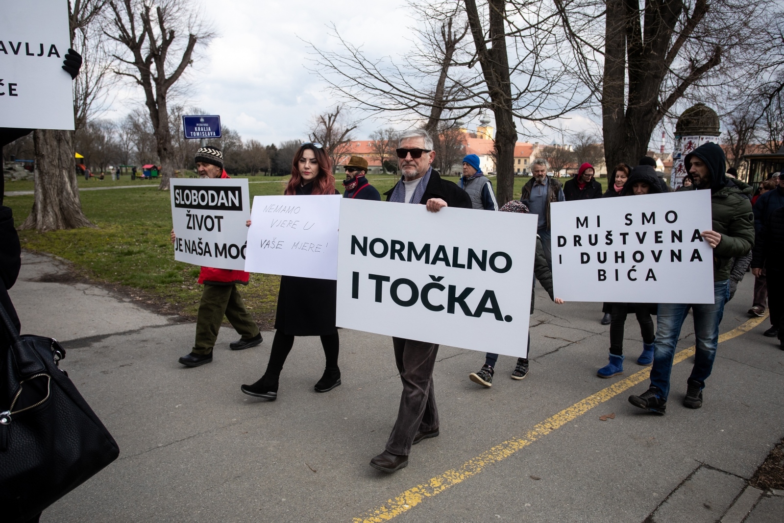 Kroz Osijek prošla povorka slobode – povorka protiv ograničavanja zbog koronavirusa