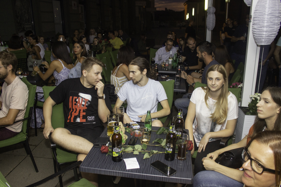 Juraj Padovan i prijatelji zasvirali na terasi ’22-ojke’