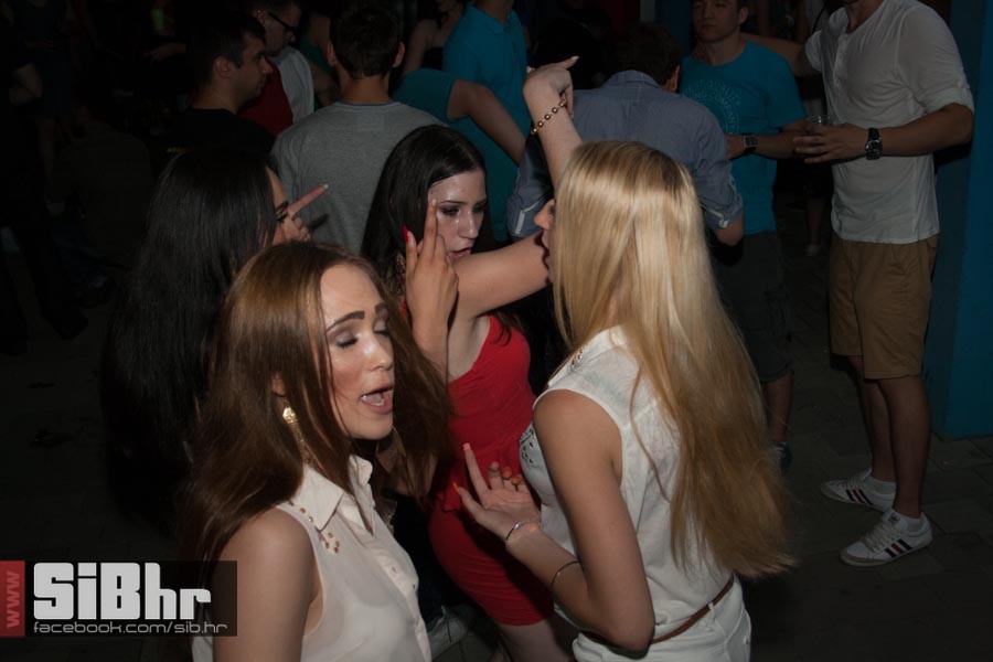 dc_party_SiBhr_2