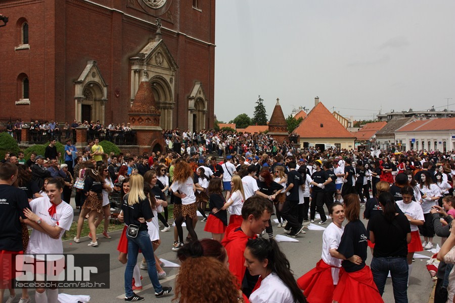 maturanti_djakovo_2013_12