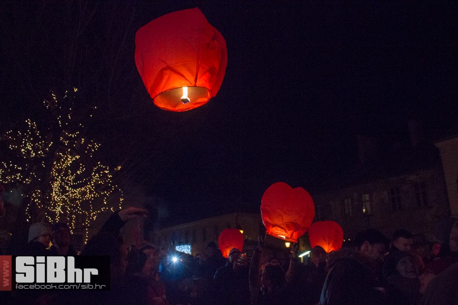 nova_godina_2016_trg_tvrdja_sib nova_godina_2016_trg_tvrdja_sib