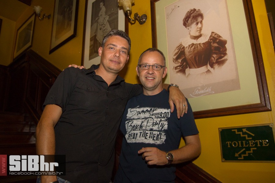 old_bridge_pub_1