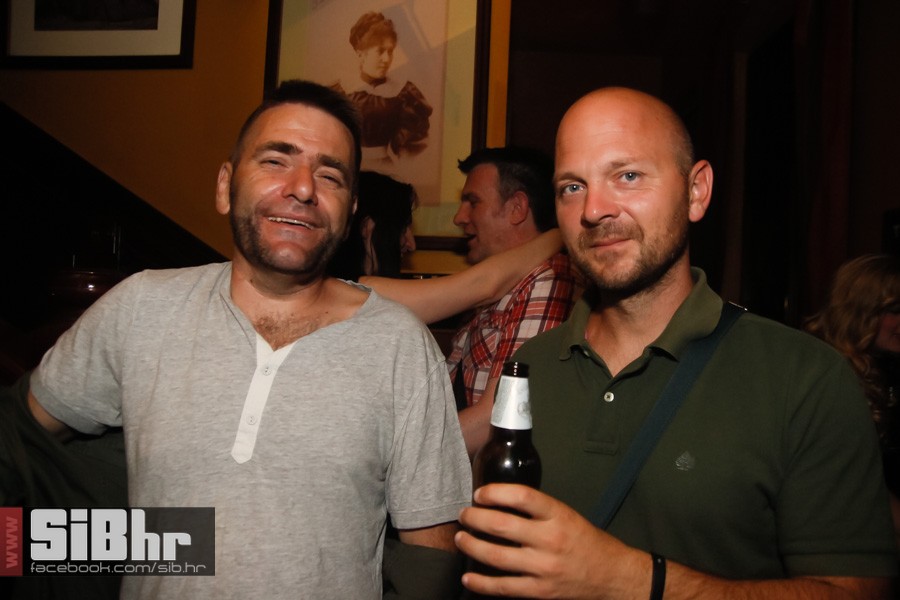 old_bridge_pub_1