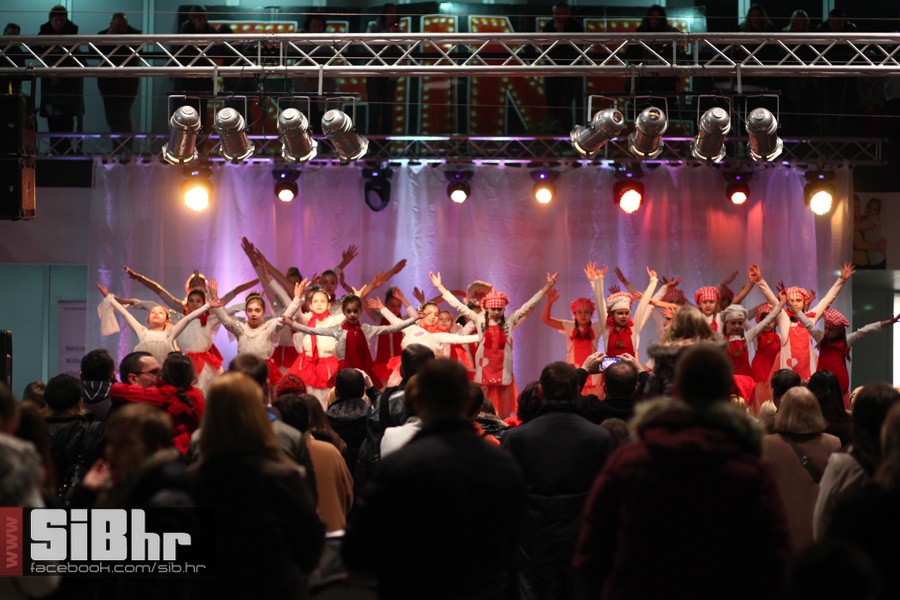 essekercentar-Shine-SiBhr_10