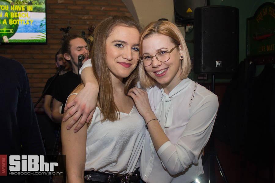 fort_pub_9