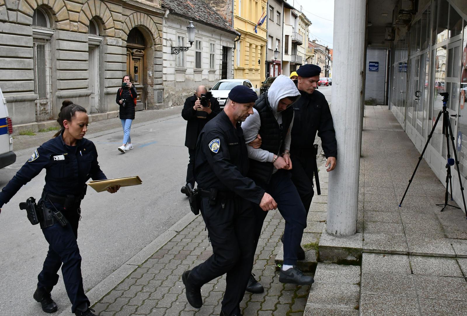 Priveden mladić koji je na smrt pretukao prijatelja