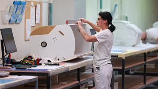 Enikon Aerospace radnica radnik