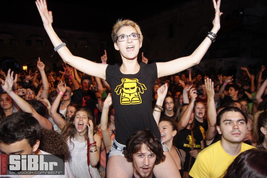 dubioza_sars_2014_zoran_bastion dubioza_sars_2014_zoran_bastion