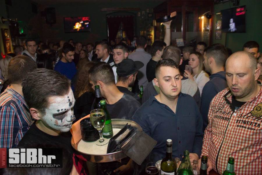 fortpub_halloween_21