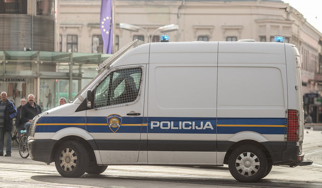 Pljačka zlatarnice na Trgu Ante Starčevića