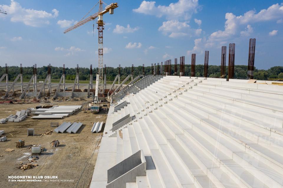 Pogled iz ptičje perspektive na gradilište novog osječkog stadiona