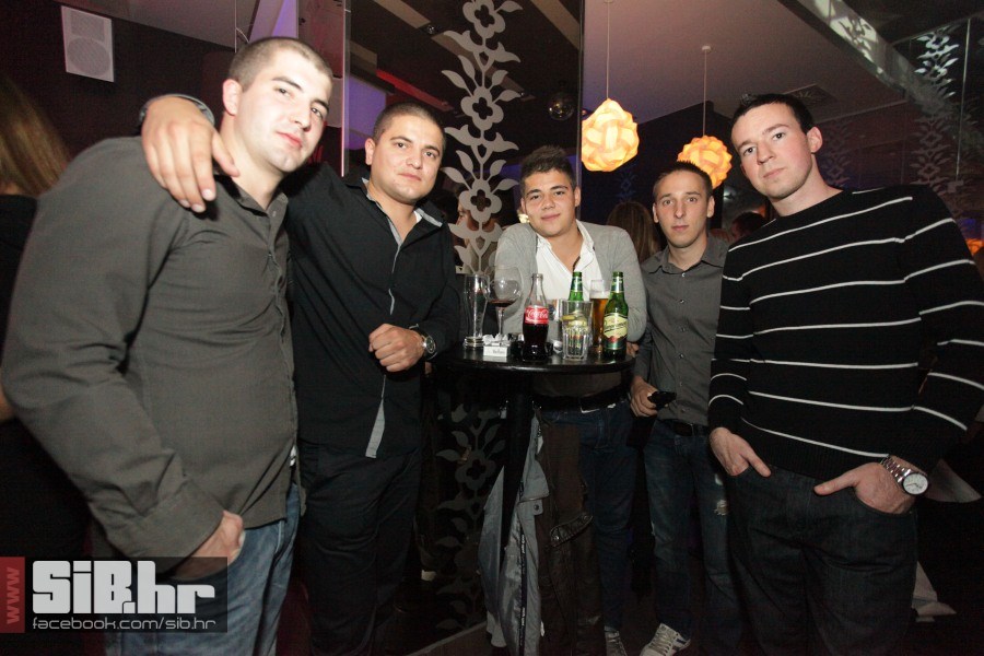 playboy_party_lotus_20102012_si