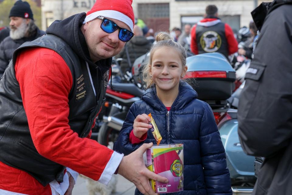 Motomrazovi i ove godine razveselili najmlađe Osječane