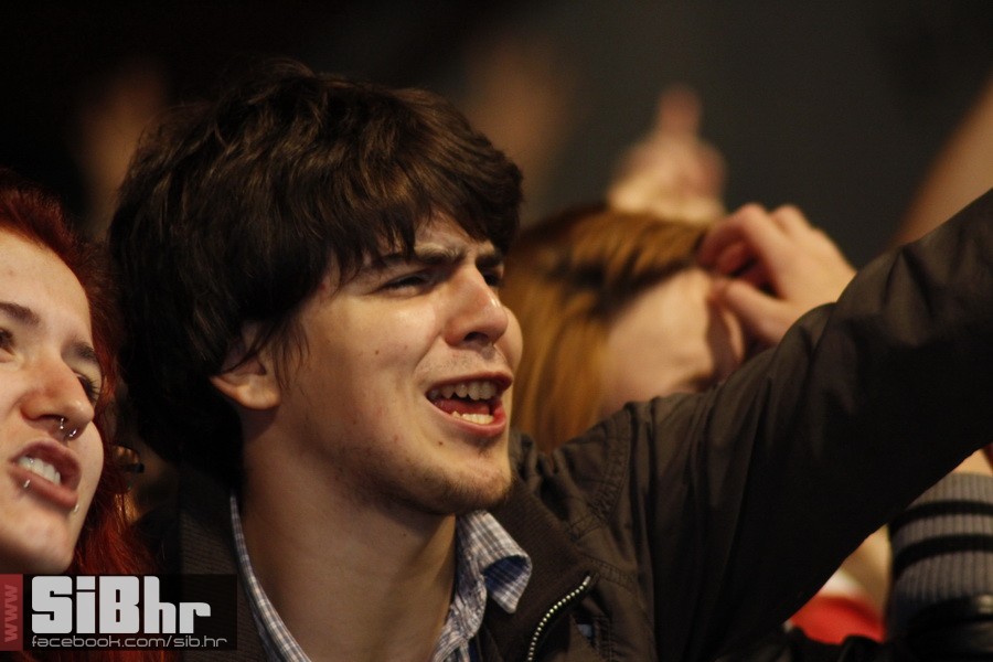 ufo_brkovi_zoran_124 ufo_brkovi_zoran_124