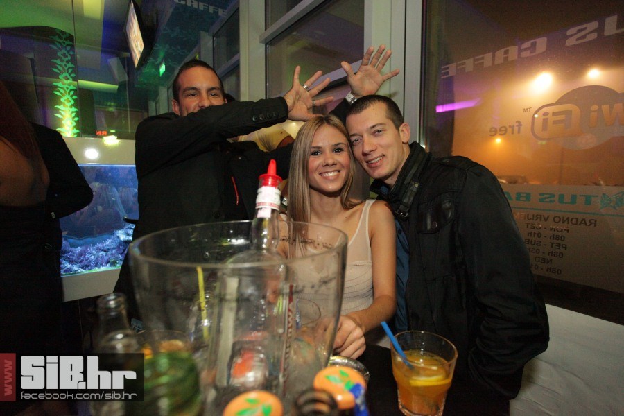 playboy_party_lotus_20102012_si