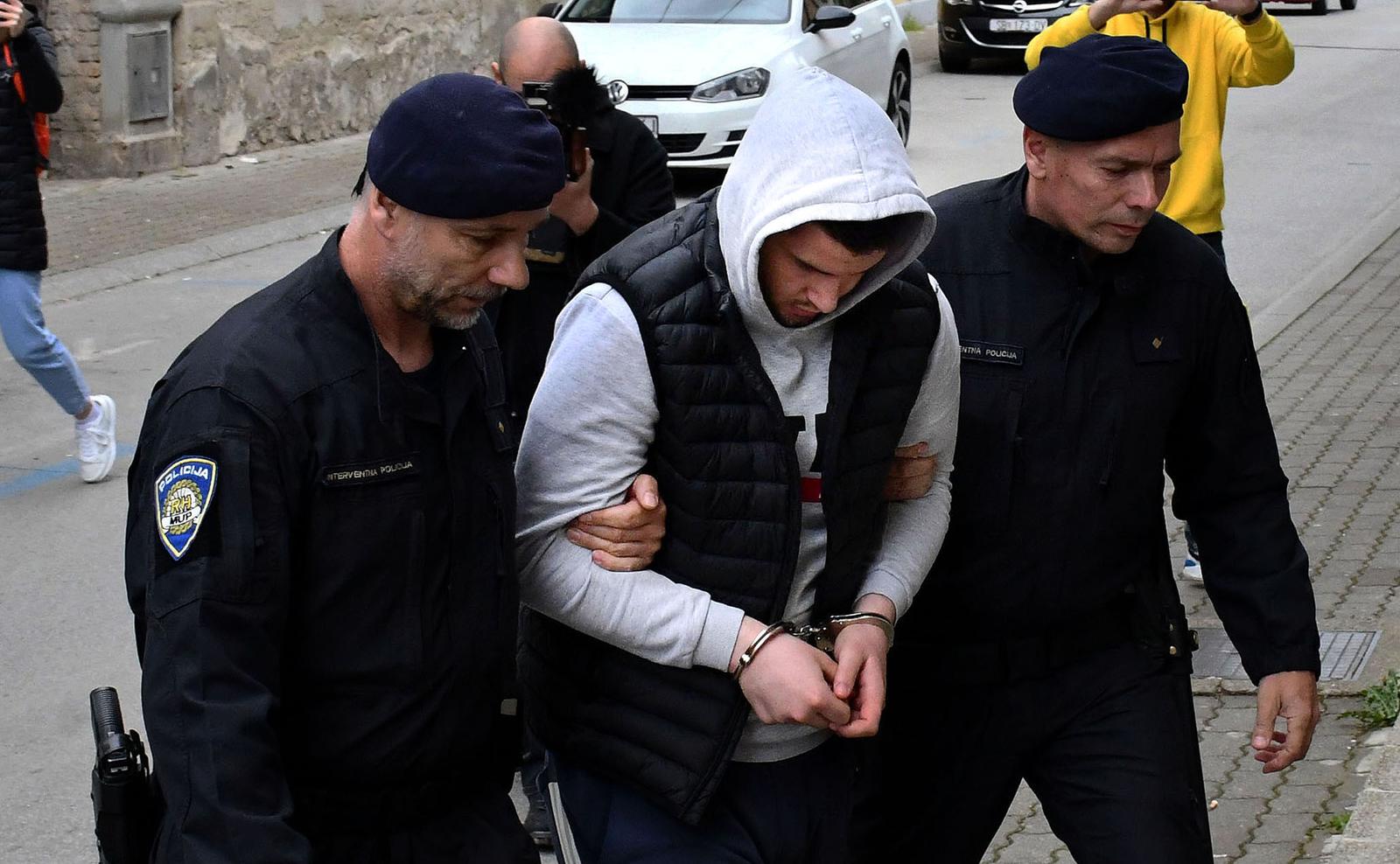 Priveden mladić koji je na smrt pretukao prijatelja