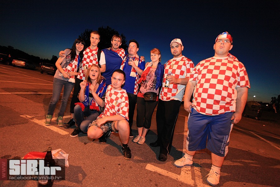 dc_party_14062012_sibhr_by_mban