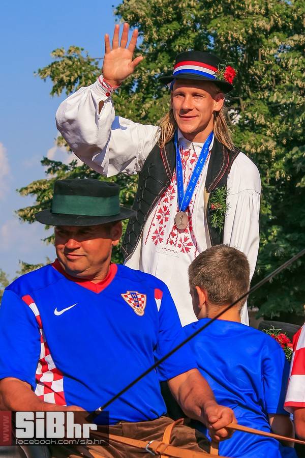 Domagoj_Vida_SiBhr-32