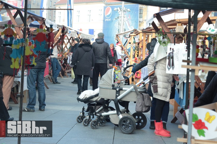 adventski_sajam_trg_ante_starce
