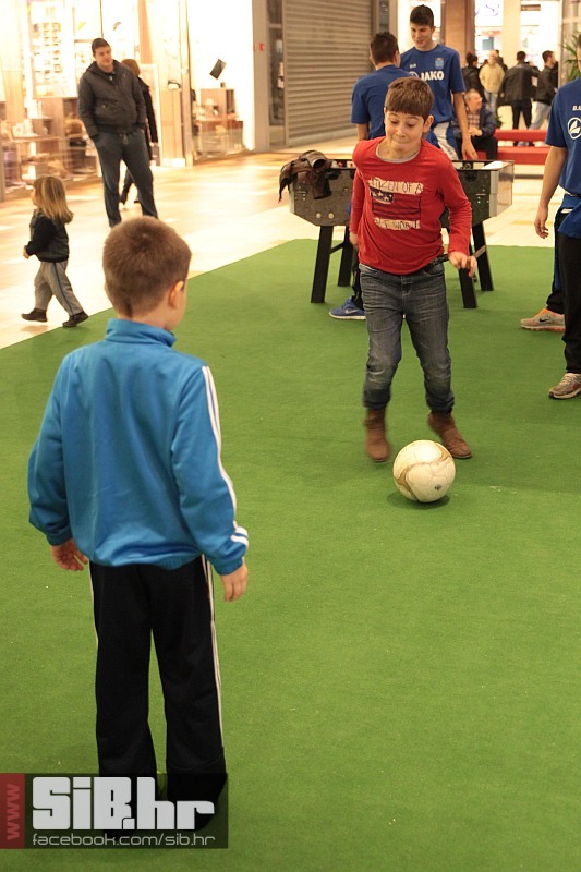 juniori_nkos_u_avenuemallu_2812 juniori_nkos_u_avenuemallu_2812