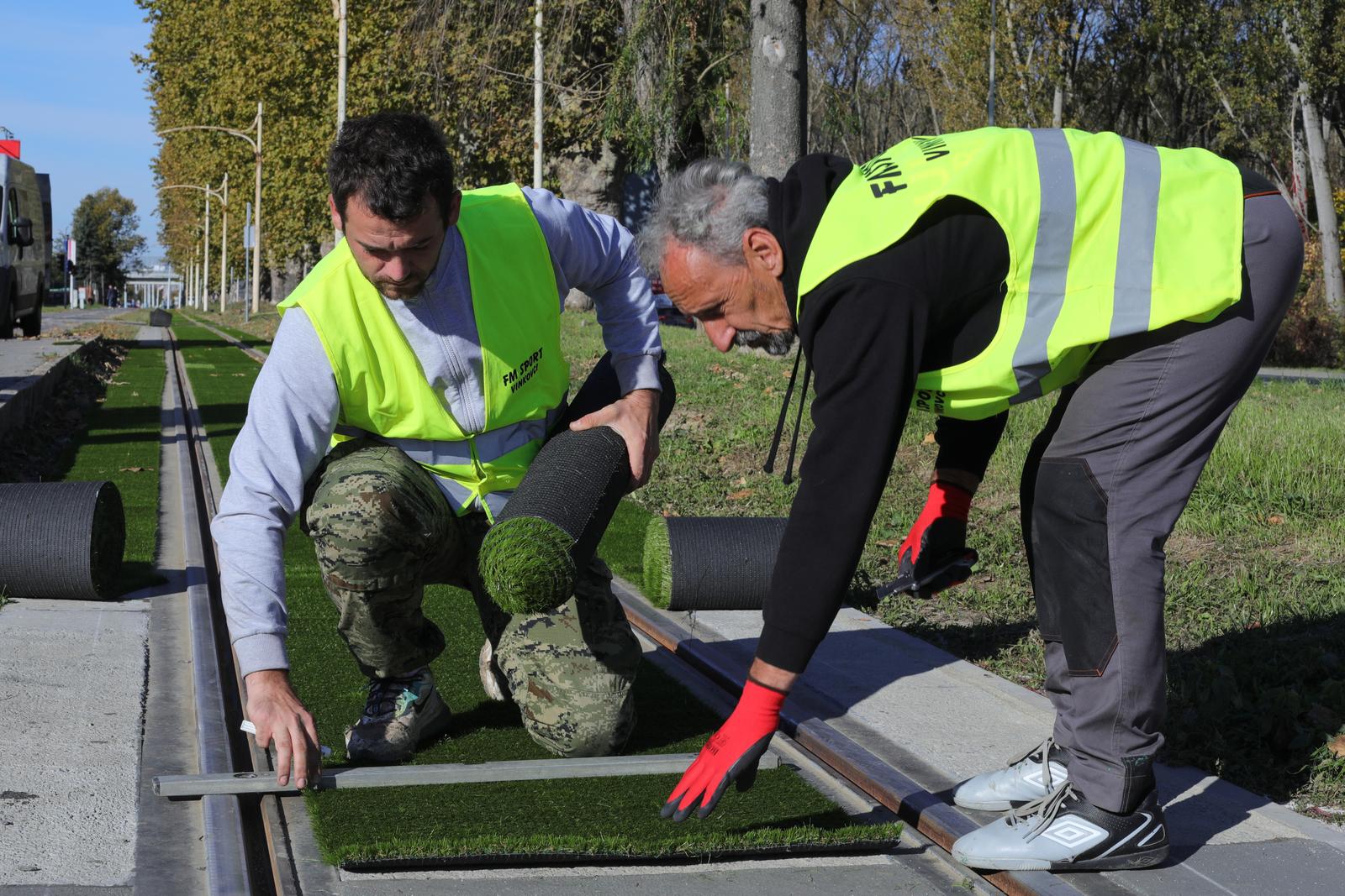 Zelena podloga na novoobonovljenoj tramvajskoj prugi