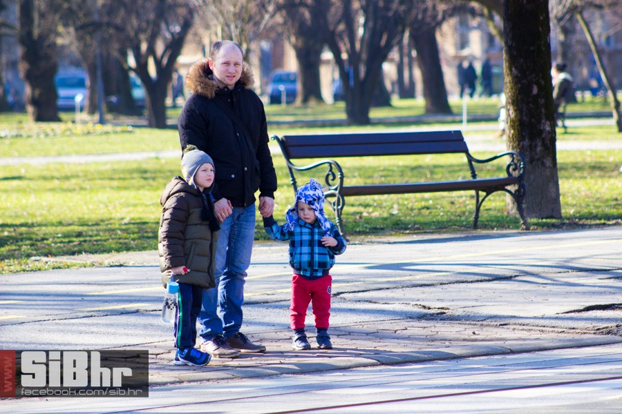 subota_osijek_setnja_ljudi_2