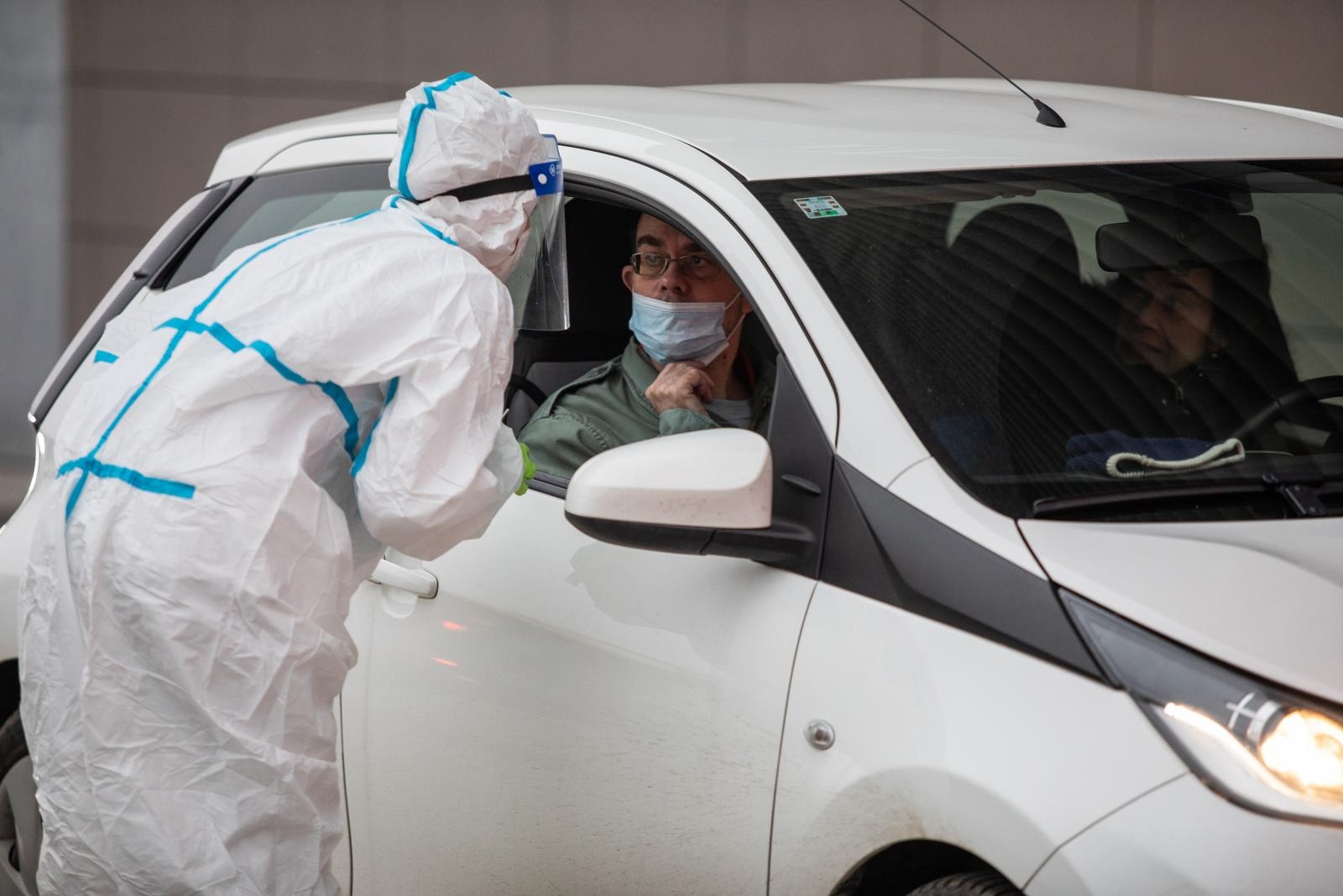 Drive-in testiranje na koronavirus u Osijeku