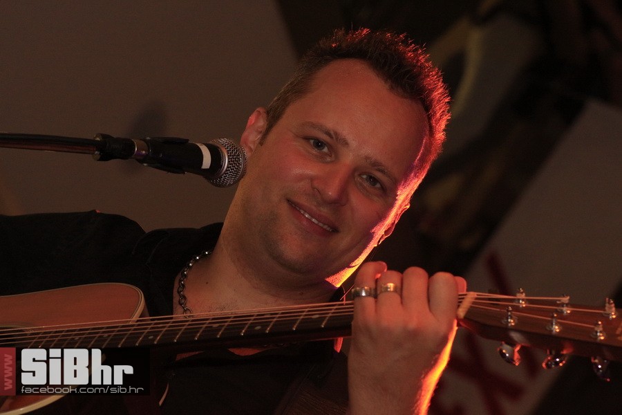 tony_am_SiB_hr_19