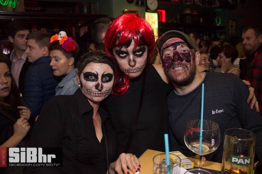 fortpub_halloween_13