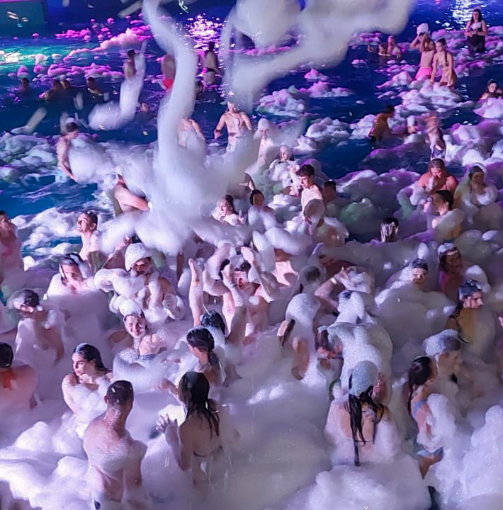 Pjena party u Bizovačkim toplicama Pjena party u Bizovačkim toplicama