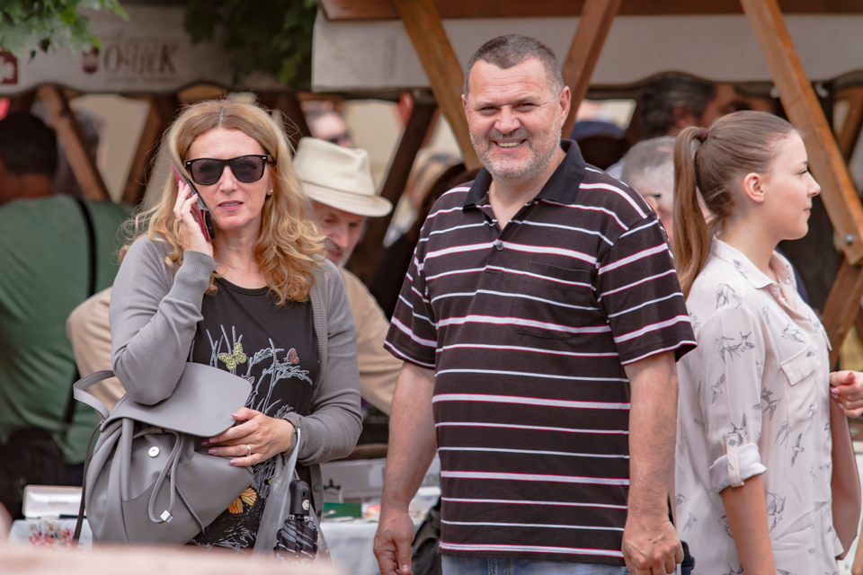 Sajam antikviteta u Osijeku Sajam antikviteta u Osijeku