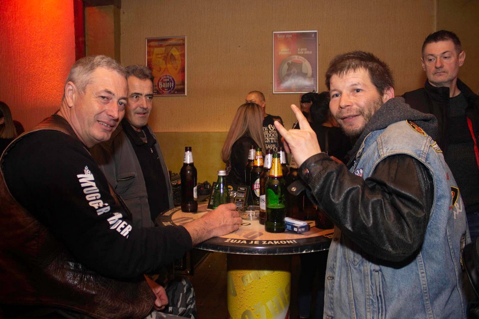 Motoristi partyjali u Balotama uz svirku uživo grupe Lucky day