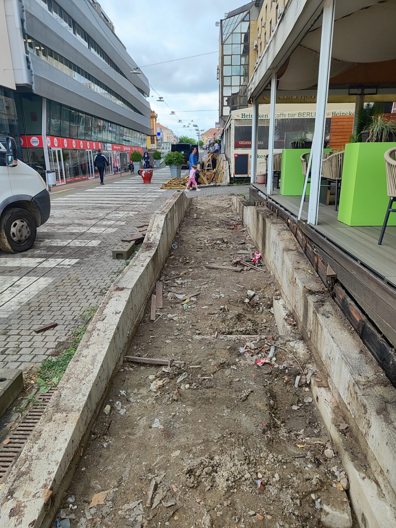 Uklanja se drvena konstrukcija u centru Osijeka