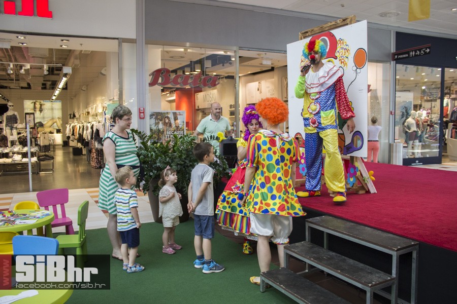 avenue_mall_klauni_49