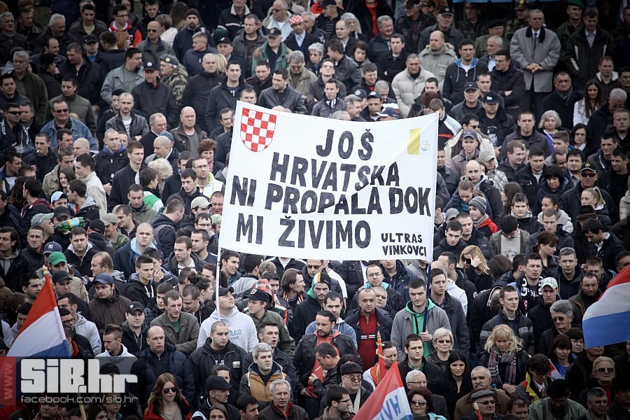 vukovar_prosvjed_protiv_cirilic