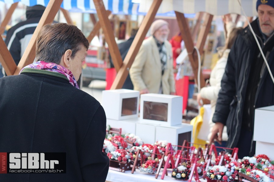 adventski_sajam_trg_ante_starce