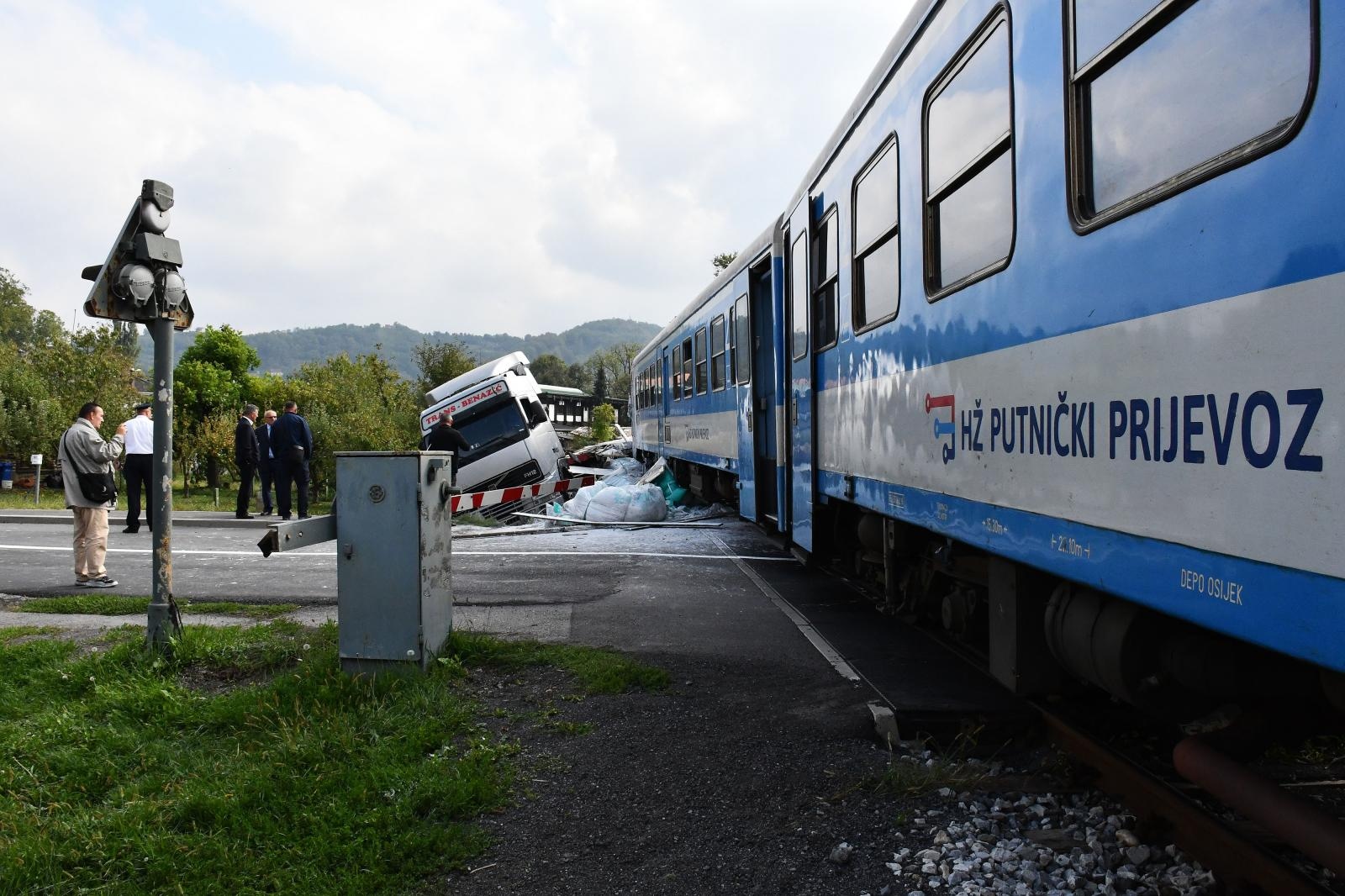 U Požegi vlak udario u kamion