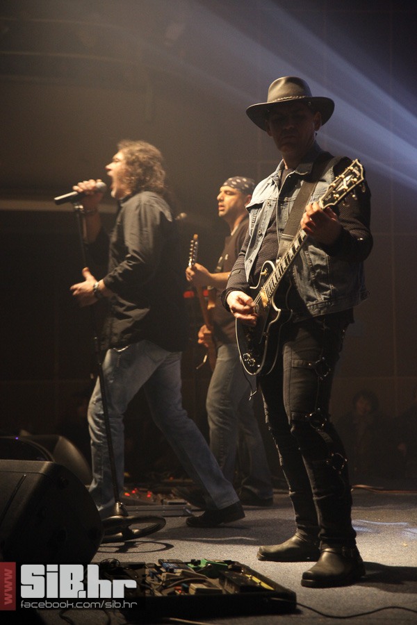 opca_opasnost_slavija_04042013_