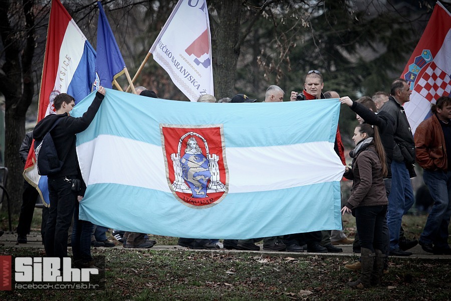 vukovar_prosvjed_protiv_cirilic