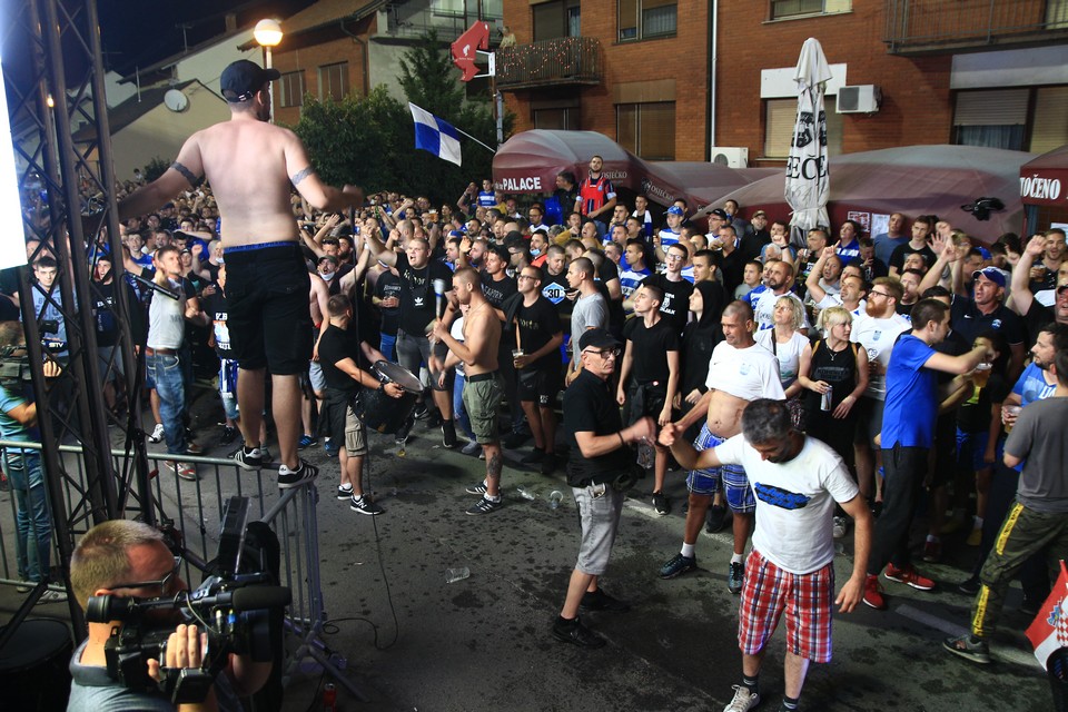 Atmosfera ispred stadiona Osijek – Lokomotiva