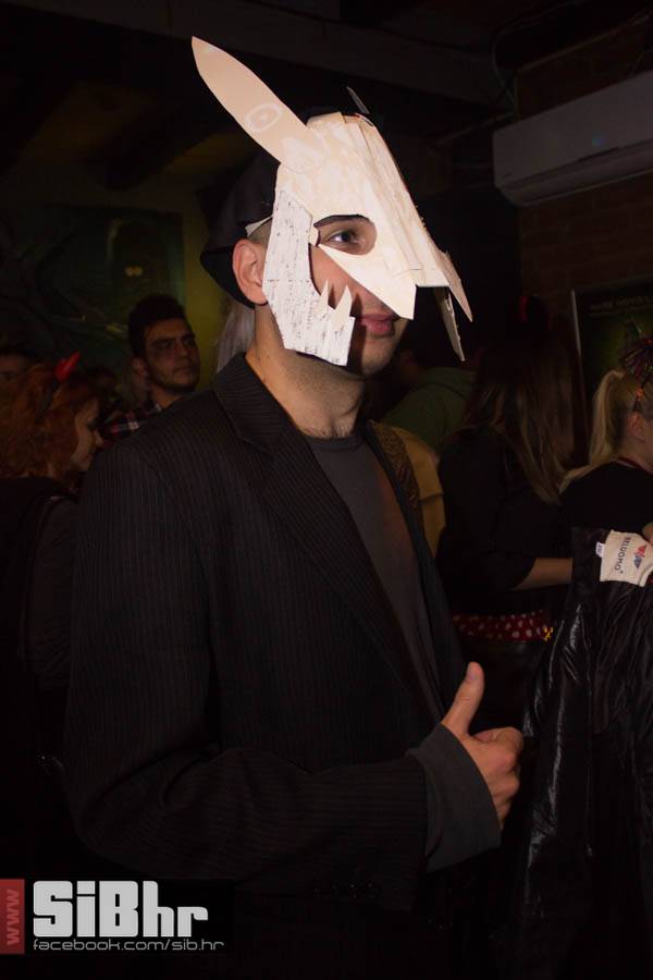 exit_halloween_17