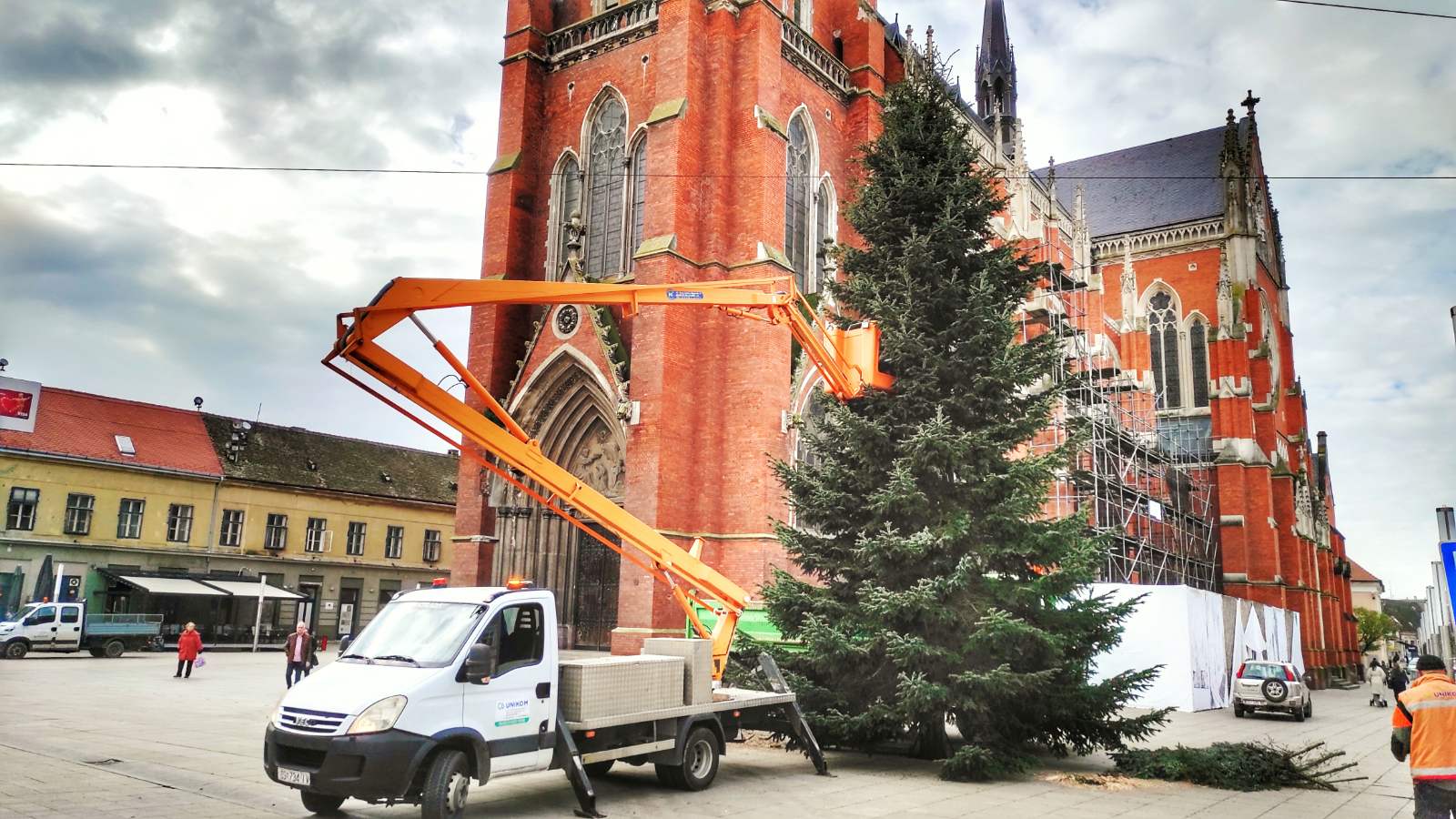 Adventski bor u Osijeku