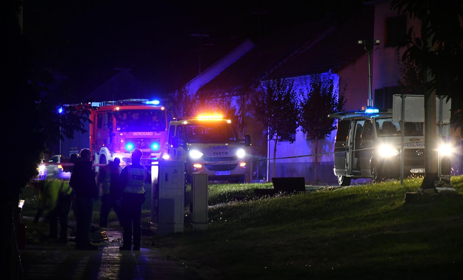 Nova Gradiška: Autom se zabio u obiteljsku kuću i poginuo