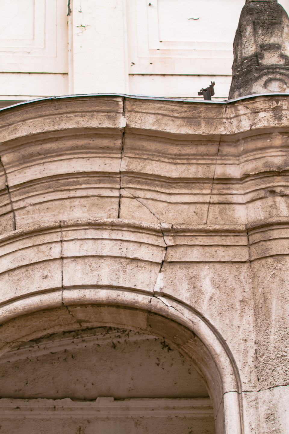 Hotel Royal i Pošta: Oronule fasade prijete prolaznicima Hotel Royal i Pošta: Oronule fasade prijete prolaznicima