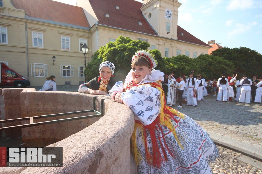 ana_rucner_Drmes_spot_SiBhr_51