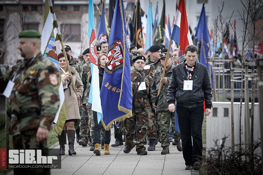 vukovar_prosvjed_protiv_cirilic