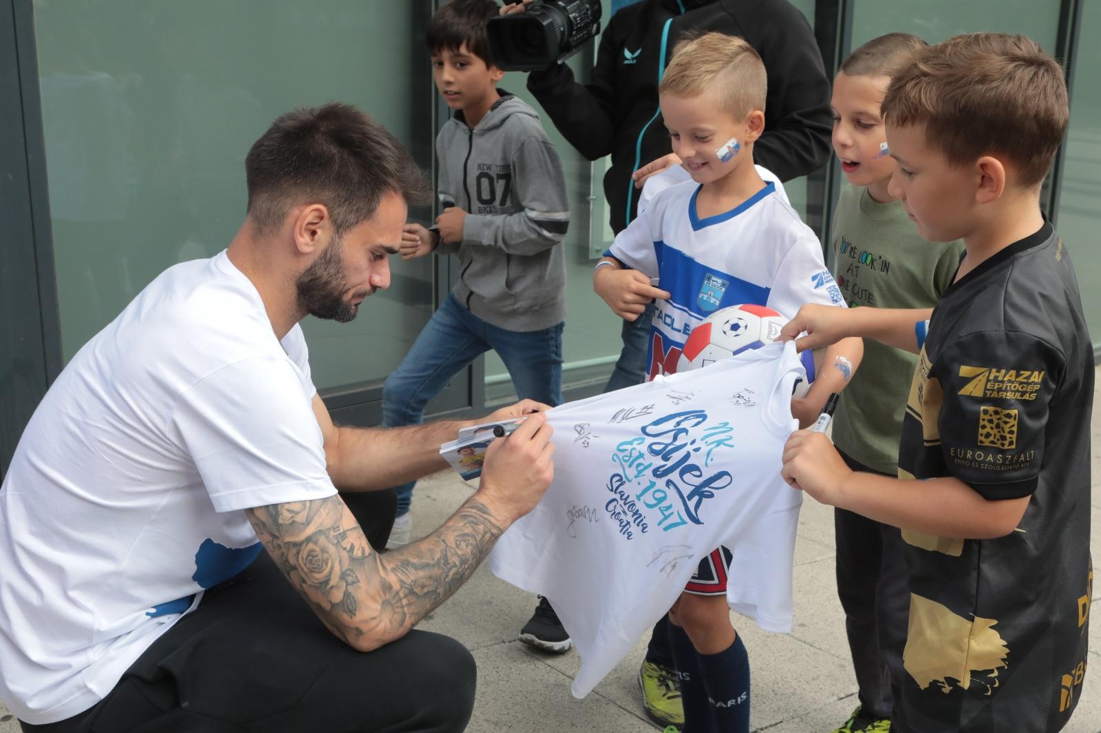 Druženje NK Osijeka s navijačima Druženje NK Osijeka s navijačima