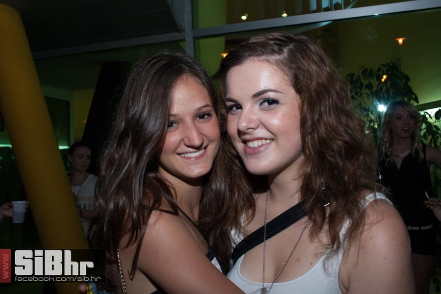 dc_party_SiBhr_23